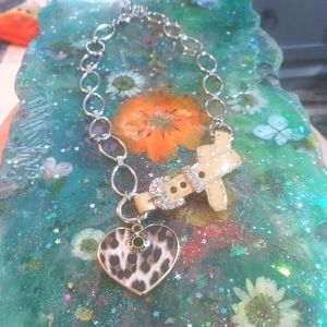 Great Guess Heart with Buckle Necklace